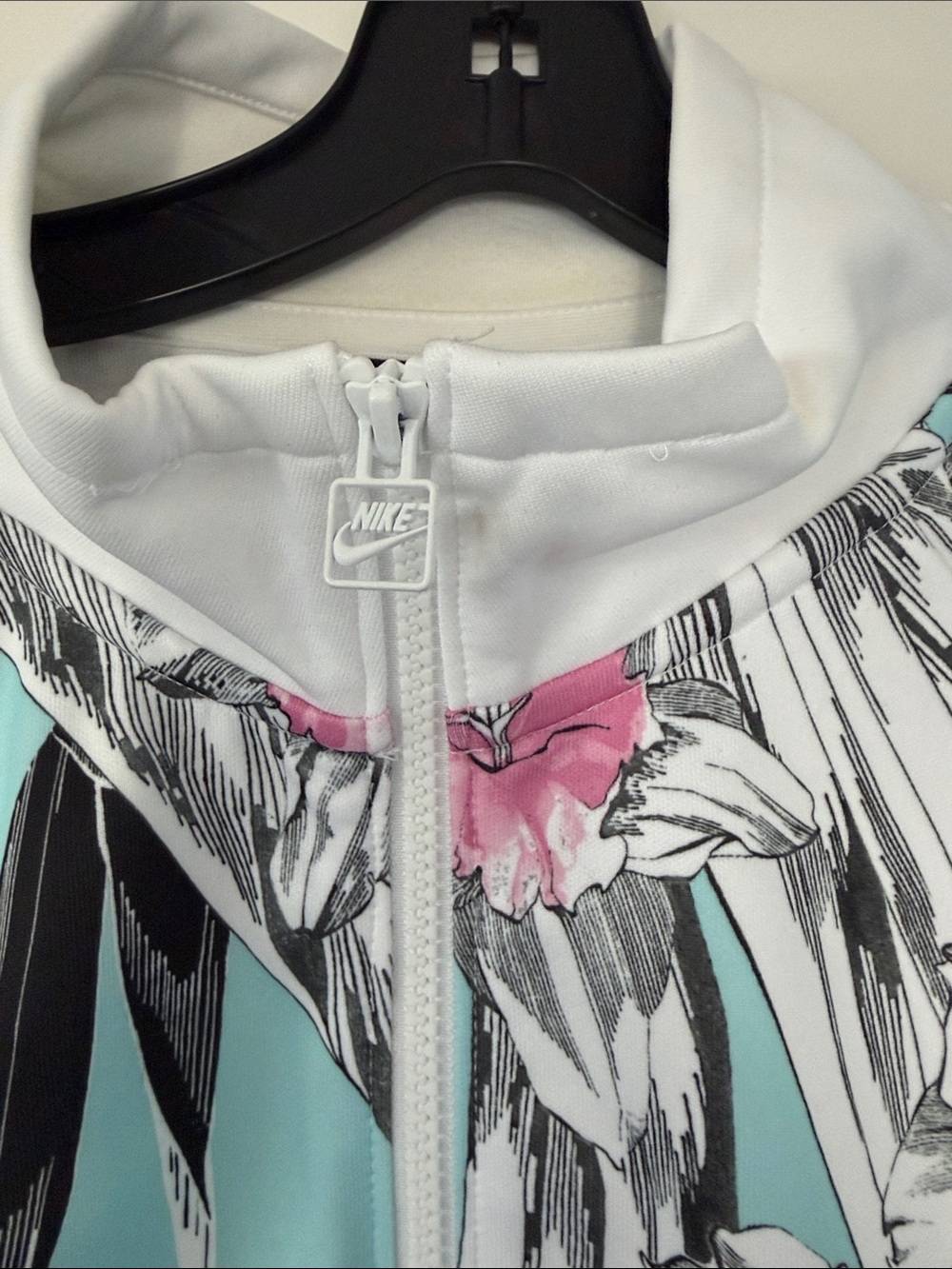 Nike Jacket - Picture 3 of 7